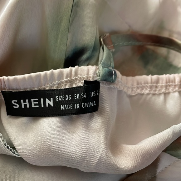 Dress - Picture 6 of 6